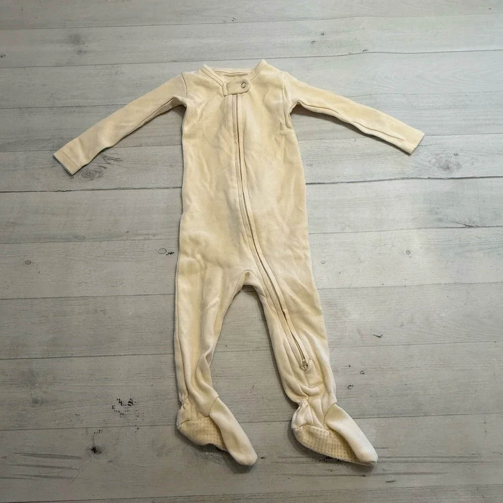 L'oved baby one‎ piece crème footed sleeper 6-9 months
